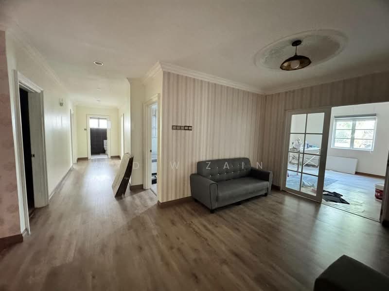 Semi-Detached House for Sale in Sultan Abdul Aziz Shah Golf & Country Club (Shah Alam) - Adaw Zain - Living Room - PropertyGuru.com.my