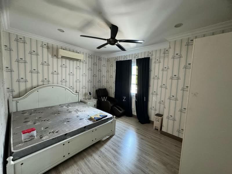 Semi-Detached House for Sale in Sultan Abdul Aziz Shah Golf & Country Club (Shah Alam) - Adaw Zain - Bedroom - PropertyGuru.com.my