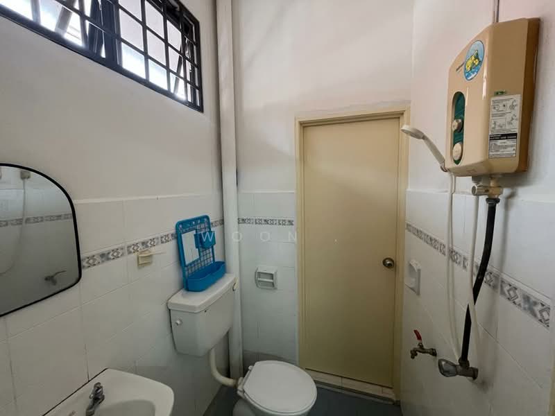 2-storey Terraced House for Rent in Bukit Baru (Melaka) - Woon . - Bathroom - PropertyGuru.com.my