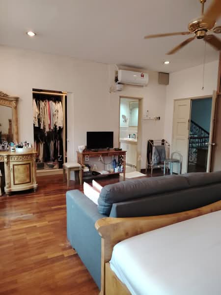 Rumah Berkembar untuk Dijual di Kota Damansara (Selangor) - Zubaidah Kadir - Living Room - PropertyGuru.com.my