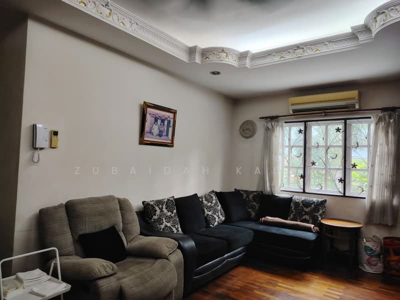 Rumah Berkembar untuk Dijual di Kota Damansara (Selangor) - Zubaidah Kadir - Living Room - PropertyGuru.com.my