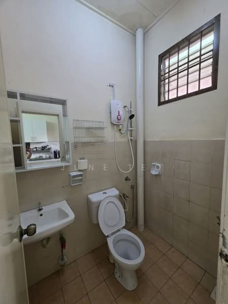 Taman Sierra Perdana untuk Untuk Disewa - RM 1,800 /bulan, Apr 2026 - Bathroom - PropertyGuru.com.my