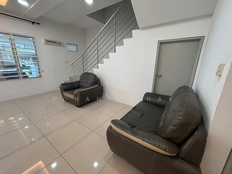 Rumah Teres untuk Disewa di Kuala Selangor (Selangor) - Rohana Ishak - Living Room - PropertyGuru.com.my