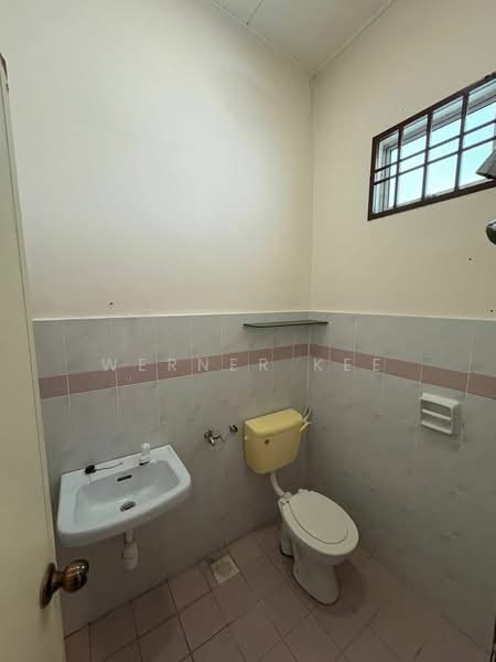 Taman Nusa Bestari Jaya untuk Untuk Disewa - RM 1,900 /bulan, Apr 2026 - Bathroom - PropertyGuru.com.my