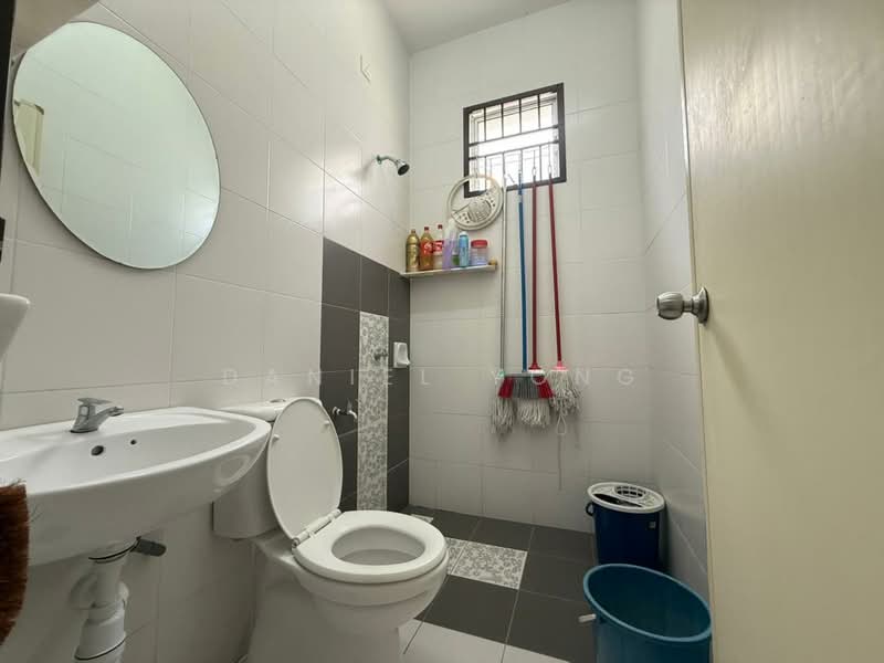 2-storey Terraced House for Sale in Taman Setia Indah (Tebrau) - Daniel Yong - Bathroom - PropertyGuru.com.my