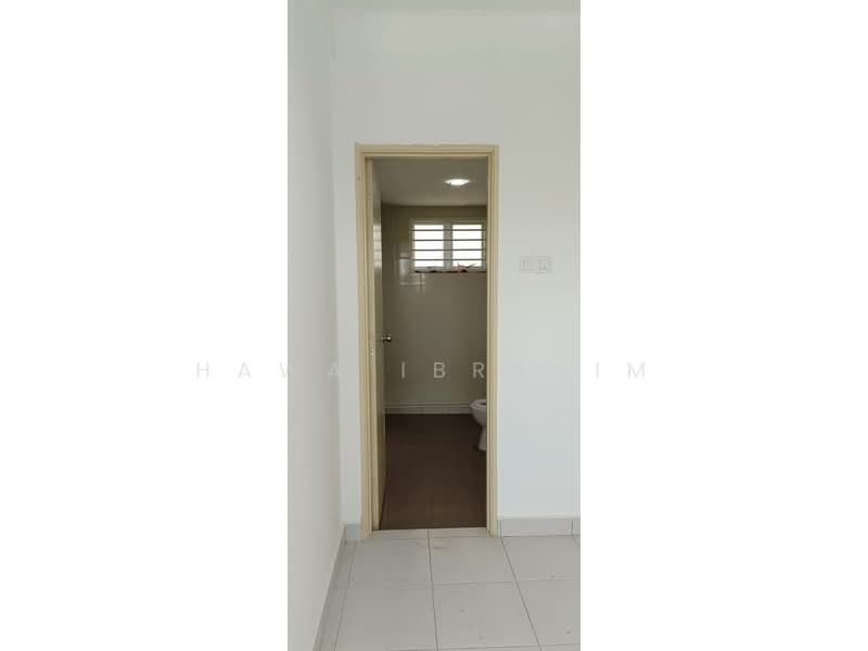 Apartment for Rent at South Bayu Residence (Bayu 2) - Hawa Ibrahim - Bathroom - PropertyGuru.com.my