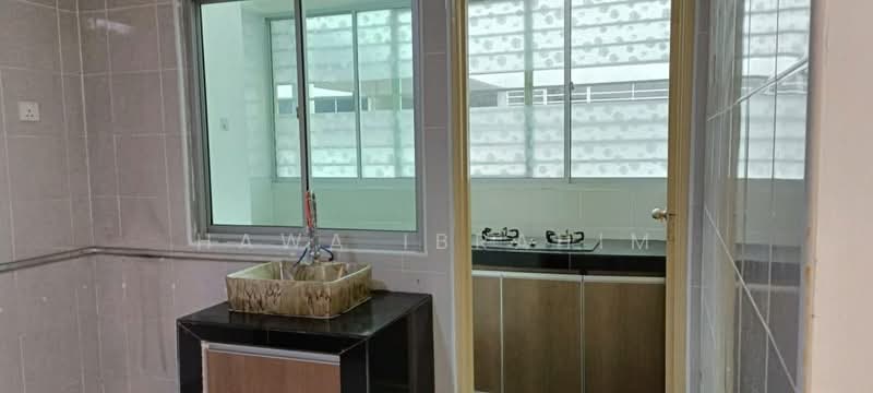 Apartment for Rent at South Bayu Residence (Bayu 2) - Hawa Ibrahim - Kitchen - PropertyGuru.com.my
