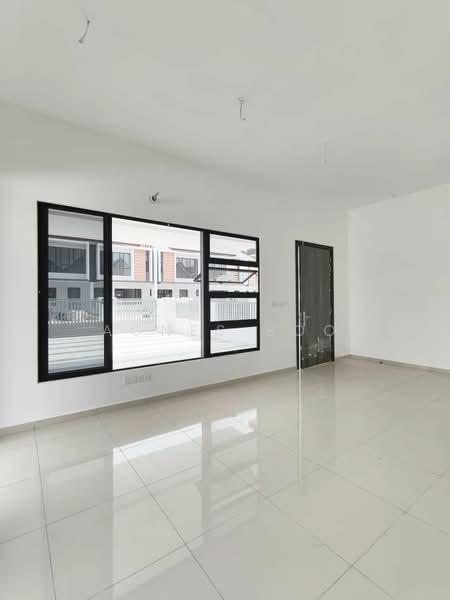 2-storey Terraced House for Sale in Taman Desa Tebrau (Tebrau) - Agnes Boo - Living Room - PropertyGuru.com.my