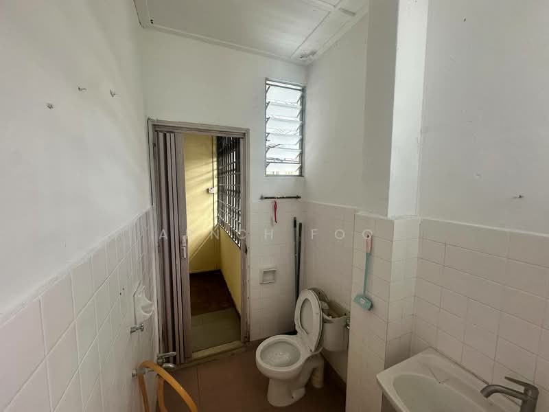 Taman Perling untuk Untuk Disewa - RM 3,500 /bulan, Apr 2026 - Bathroom - PropertyGuru.com.my