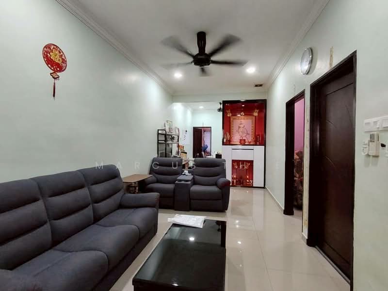 1-storey Terraced House for Sale in Taman Universiti (Skudai) - Marcus Thye - Living Room - PropertyGuru.com.my