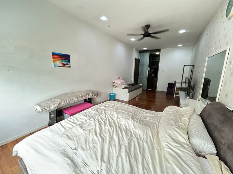 2-storey Terraced House for Sale in Temasya Glenmarie (Glenmarie) - Lai YK - Bedroom - PropertyGuru.com.my