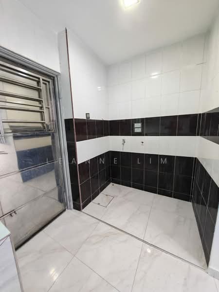 2-storey Terraced House for Sale in Taman Nusantara Prima (Gelang Patah) - Leanne Lim - Bathroom - PropertyGuru.com.my