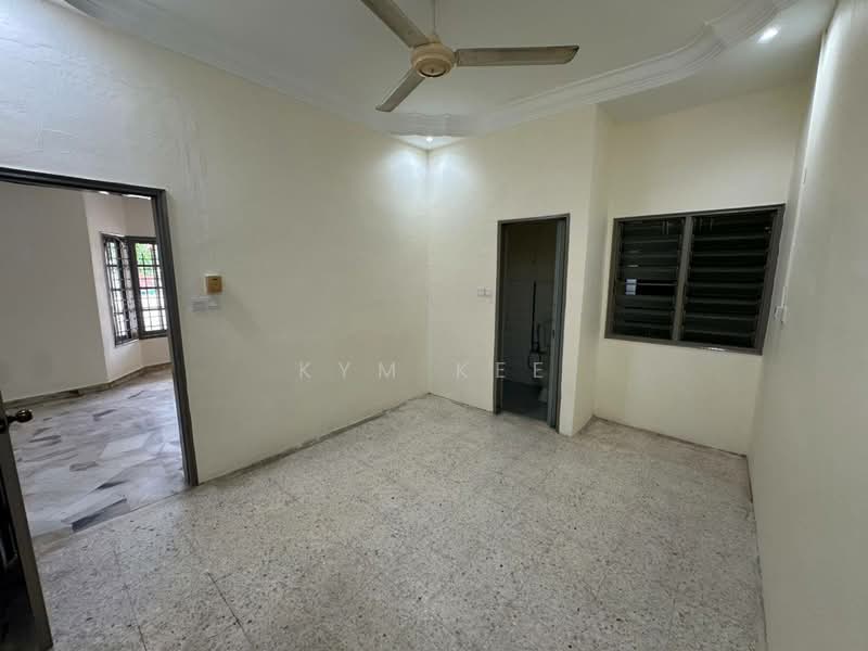 Rumah Teres 1 Tingkat untuk Disewa di Taman Putri Kulai (Kulai) - Kym Kee - Interior - PropertyGuru.com.my
