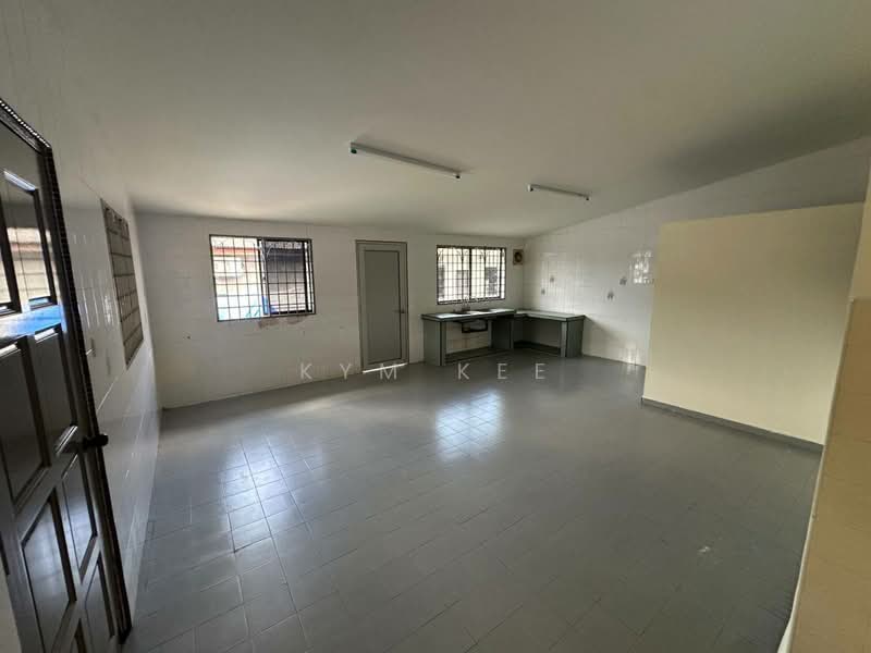 Rumah Teres 1 Tingkat untuk Disewa di Taman Putri Kulai (Kulai) - Kym Kee - Kitchen - PropertyGuru.com.my