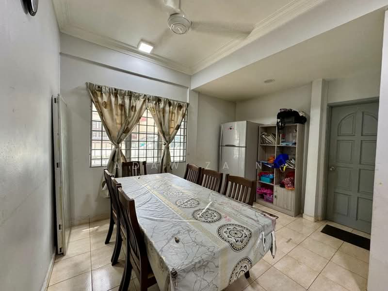2-storey Terraced House for Sale in Bukit Rimau (Shah Alam) - Adaw Zain - Dining Room - PropertyGuru.com.my
