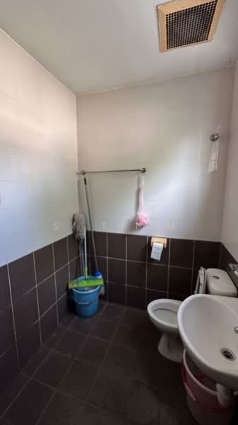 2-storey Terraced House for Sale in Kota Kemuning (Shah Alam) - SK Thiam - Bathroom - PropertyGuru.com.my
