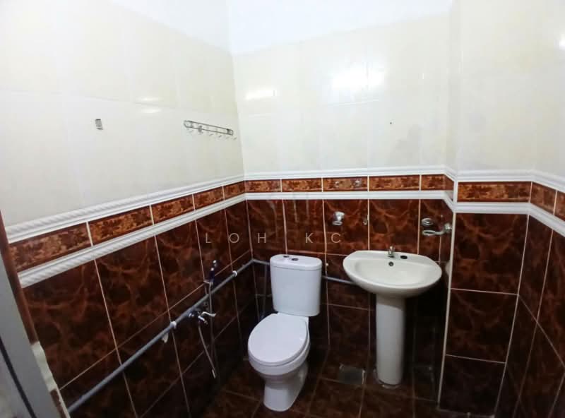 Bandar Sungai Long 2 Storey Sek 7(SL7) untuk Untuk Disewa - RM 1,500 /bulan, Apr 2026 - Bathroom - PropertyGuru.com.my