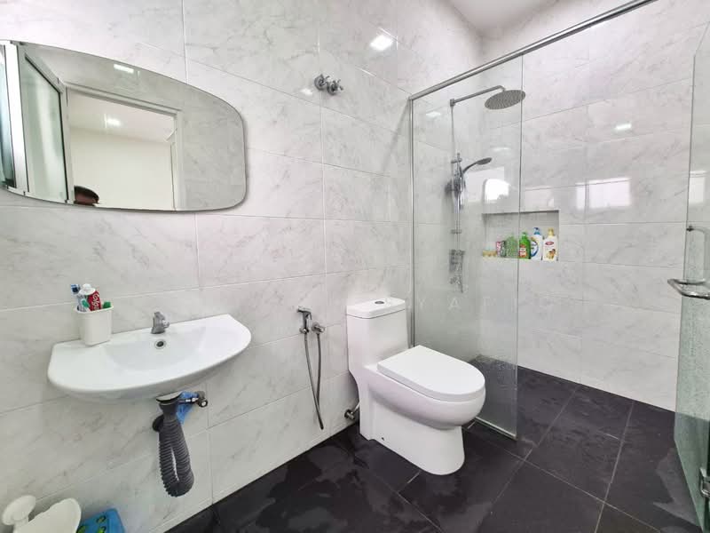 Bungalow for Sale in Seksyen 8 (Shah Alam) - Khairul Syafiq - Bathroom - PropertyGuru.com.my