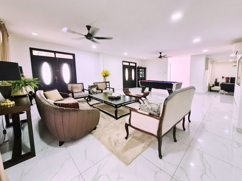 Bungalow for Sale in Seksyen 8 (Shah Alam) - Khairul Syafiq - Living Room - PropertyGuru.com.my