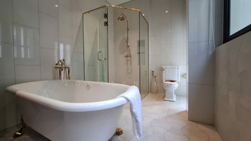 Semi-Detached House for Sale in Taman Sri Ukay (Ulu Kelang) - Jocelyn Lai - Bathroom - PropertyGuru.com.my