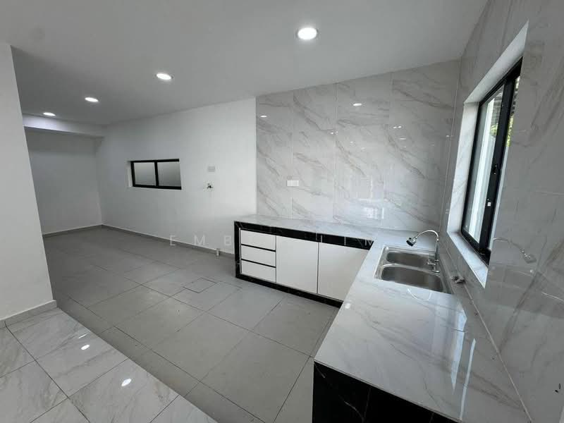 Jalan Yusof Taha 5 untuk Untuk Dijual - RM 1,180,000, Apr 2026 - Kitchen - PropertyGuru.com.my