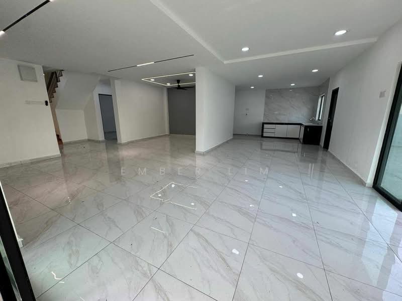 Jalan Yusof Taha 5 untuk Untuk Dijual - RM 1,180,000, Apr 2026 - Living Room - PropertyGuru.com.my