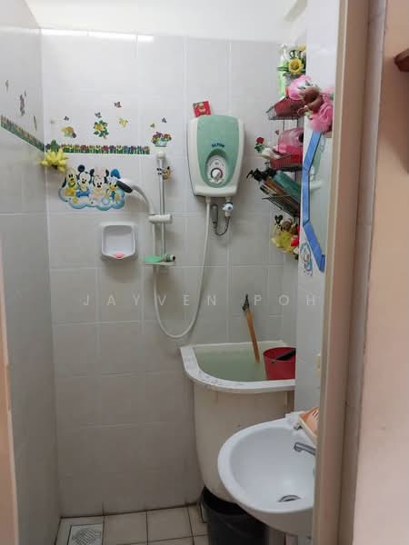 Apartment for Sale at Pinang Emas - Jayven Poh - Bathroom - PropertyGuru.com.my
