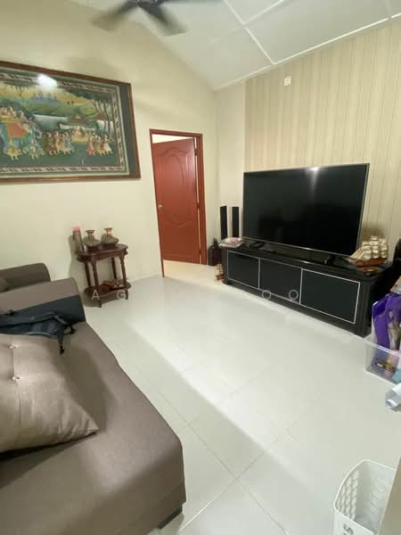 1.5-storey Terraced House for Sale in Taman Pelangi Indah (Ulu Tiram) - Agnes Boo - Living Room - PropertyGuru.com.my