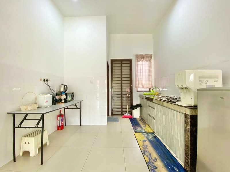 2-storey Terraced House for Sale in Alam Impian (Shah Alam) - Saufee Effendy - Kitchen - PropertyGuru.com.my