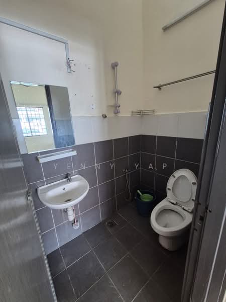 Bandar Sri Damansara untuk Untuk Disewa - RM 1,800 /bulan, Apr 2026 - Bathroom - PropertyGuru.com.my