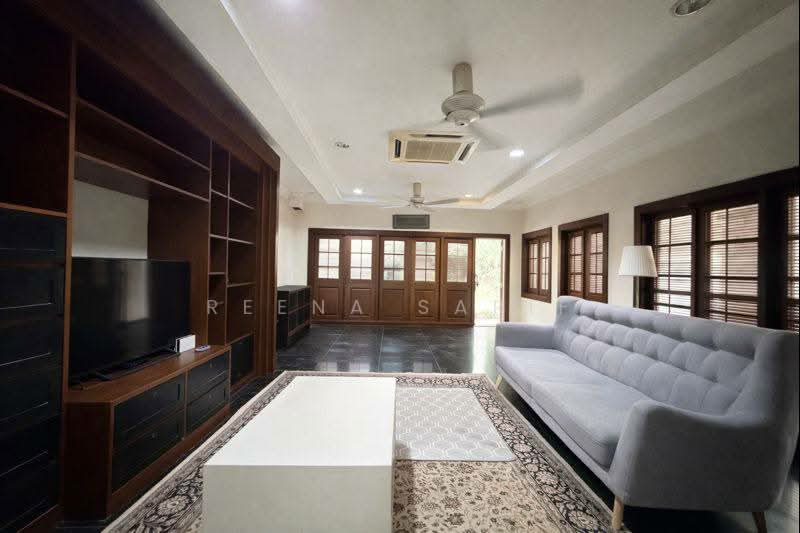 Bungalow House untuk Dijual di SS1 (Petaling Jaya) - Reena Sarif - Living Room - PropertyGuru.com.my