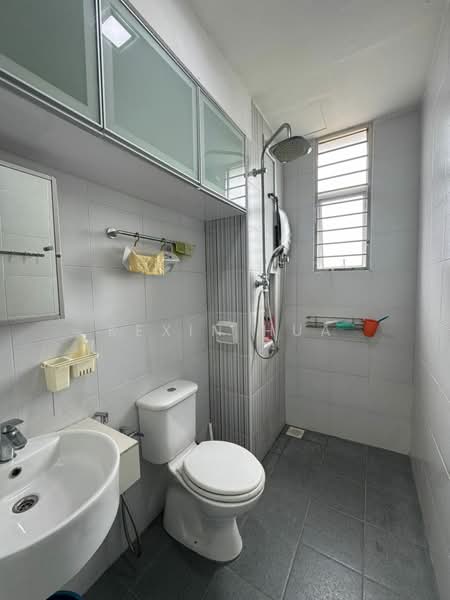 SuriaMas Suites untuk Untuk Dijual - RM 425,000, Apr 2026 - Bathroom - PropertyGuru.com.my
