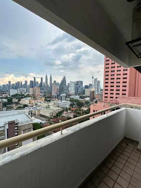 The Vistana untuk Untuk Disewa - RM 2,400 /bulan, Apr 2026 - Balcony - PropertyGuru.com.my