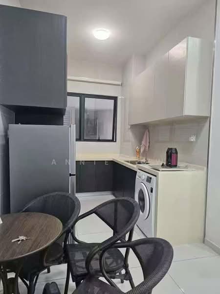 Condominium for Sale at Kings Bay @ Country Garden Danga Bay - Annie Low - Kitchen - PropertyGuru.com.my