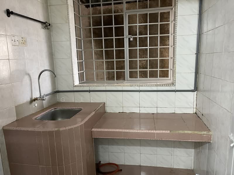 Apartment for Sale at Iris Apartment - Gillian Tan - Kitchen - PropertyGuru.com.my