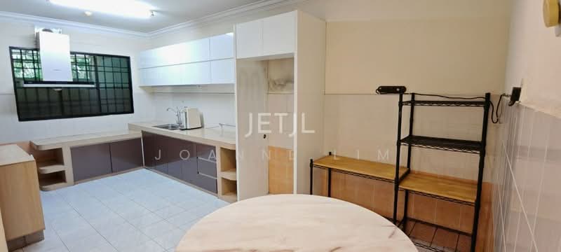 Taman Saga Klang Double Storey House 20x80 untuk Untuk Dijual - RM 550,000, Apr 2026 - Kitchen - PropertyGuru.com.my