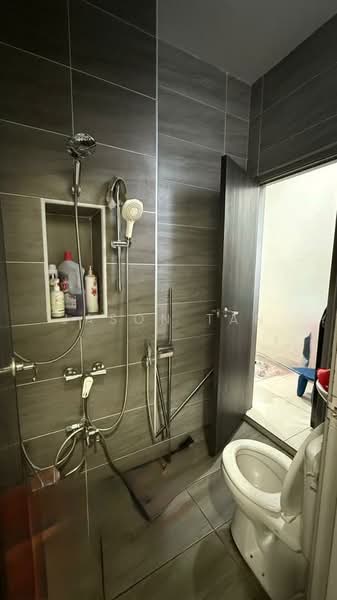 Cluster House for Sale in Mutiara Rini (Skudai) - Jason Tan - Bathroom - PropertyGuru.com.my