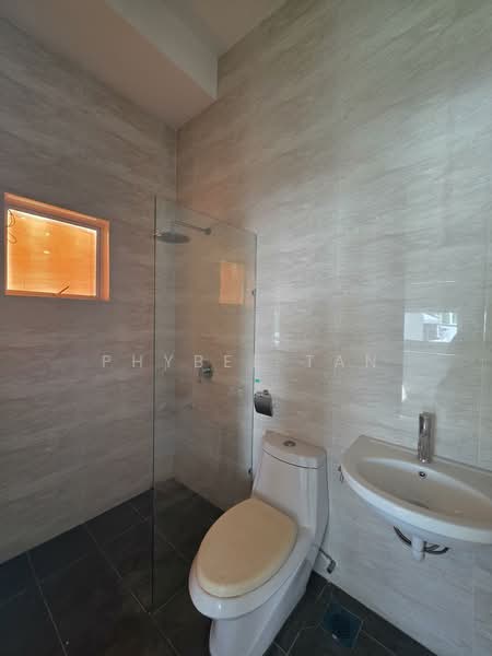Semi-Detached House for Sale in Bandar Lahat Baru (Lahat) - Phybee Tan - Bathroom - PropertyGuru.com.my