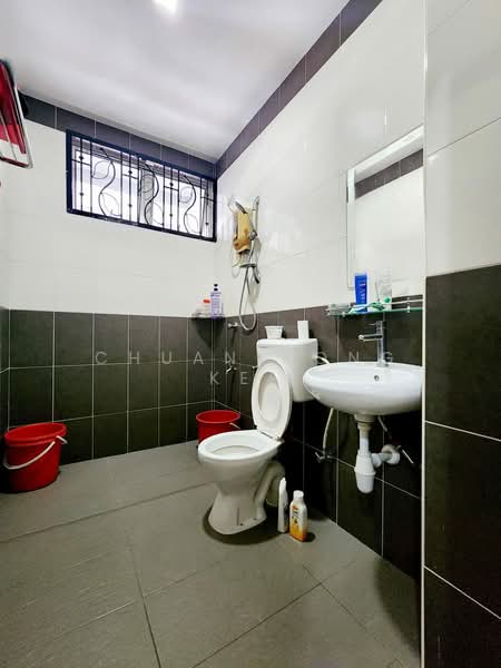 Taman Sri Putri untuk Untuk Dijual - RM 588,000, Apr 2026 - Bathroom - PropertyGuru.com.my