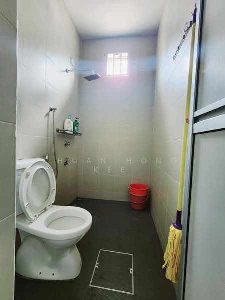 Taman Sri Putri untuk Untuk Dijual - RM 588,000, Apr 2026 - Bathroom - PropertyGuru.com.my