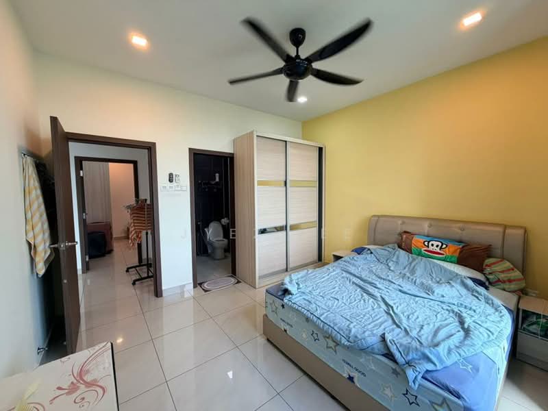 Service Residence for Sale at D'Secret Garden (Pangsapuri Kempas Indah) - Jyez Lee - Bedroom - PropertyGuru.com.my