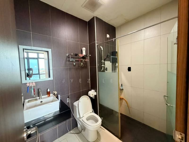 Service Residence for Sale at D'Secret Garden (Pangsapuri Kempas Indah) - Jyez Lee - Bathroom - PropertyGuru.com.my