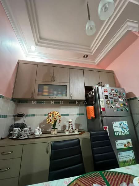 2-storey Terraced House for Sale in Taman Mount Austin (Tebrau) - Mohd Faez - Kitchen - PropertyGuru.com.my