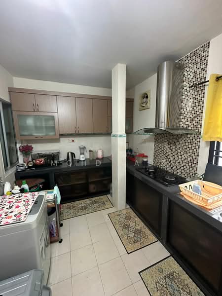 2-storey Terraced House for Sale in Taman Mount Austin (Tebrau) - Mohd Faez - Kitchen - PropertyGuru.com.my