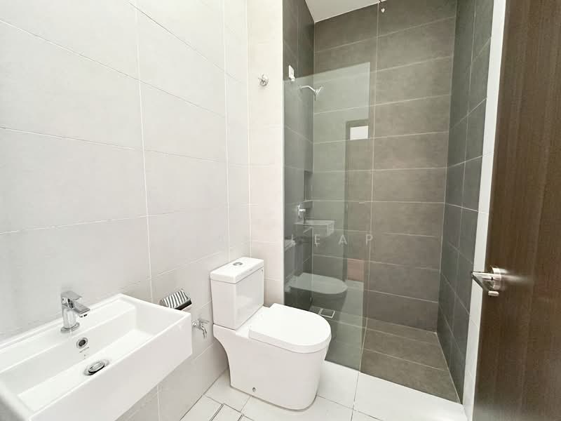 Suria Residen Raflesia Superlink Homes untuk Untuk Dijual - RM 1,100,000, Apr 2026 - Bathroom - PropertyGuru.com.my