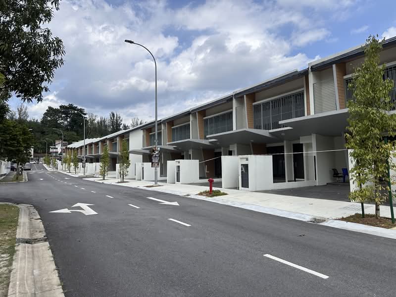 Suria Residen Raflesia Superlink Homes untuk Untuk Dijual - RM 1,100,000, Apr 2026 - Exterior - PropertyGuru.com.my