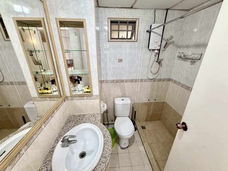Condominium for Rent at Gold Coast Resort Condominium - Ben Liau - Bathroom - PropertyGuru.com.my
