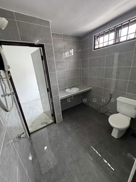 2-storey Terraced House for Sale in Taman Mount Austin (Tebrau) - Shereen Wong - Bathroom - PropertyGuru.com.my
