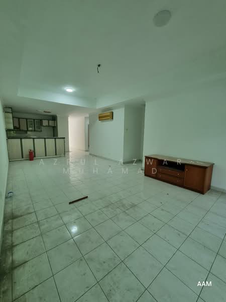 Townhouse for Sale in Country Heights (Kajang) - Azrul Azwar Muhamad - Kitchen - PropertyGuru.com.my