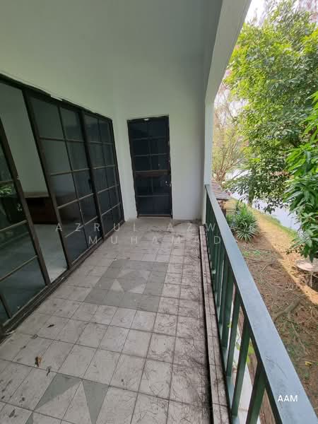 Townhouse for Sale in Country Heights (Kajang) - Azrul Azwar Muhamad - Balcony - PropertyGuru.com.my